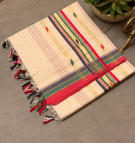 Pure Handloom Diamond Motifs Kasavu Saree