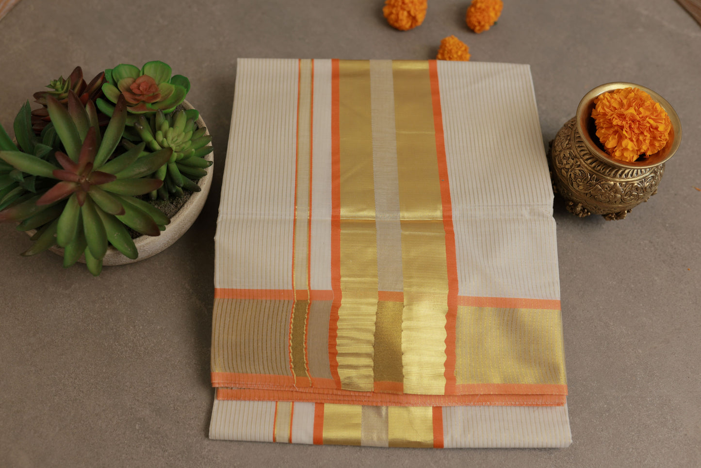 Kerala Saree with Gap Border Design on Pallu