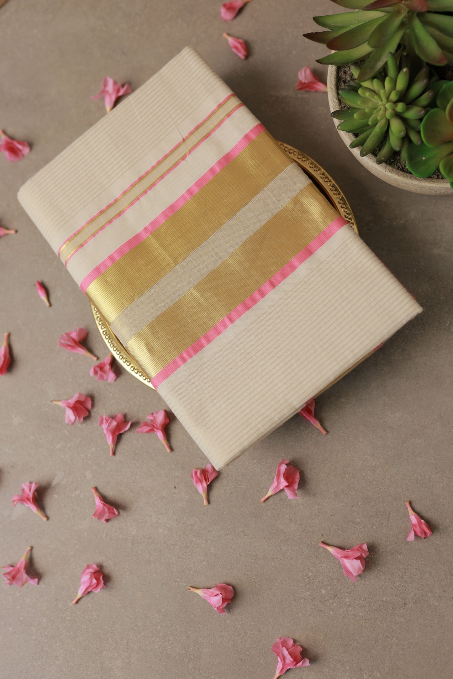 Kerala Saree with Gap Border Design on Pallu