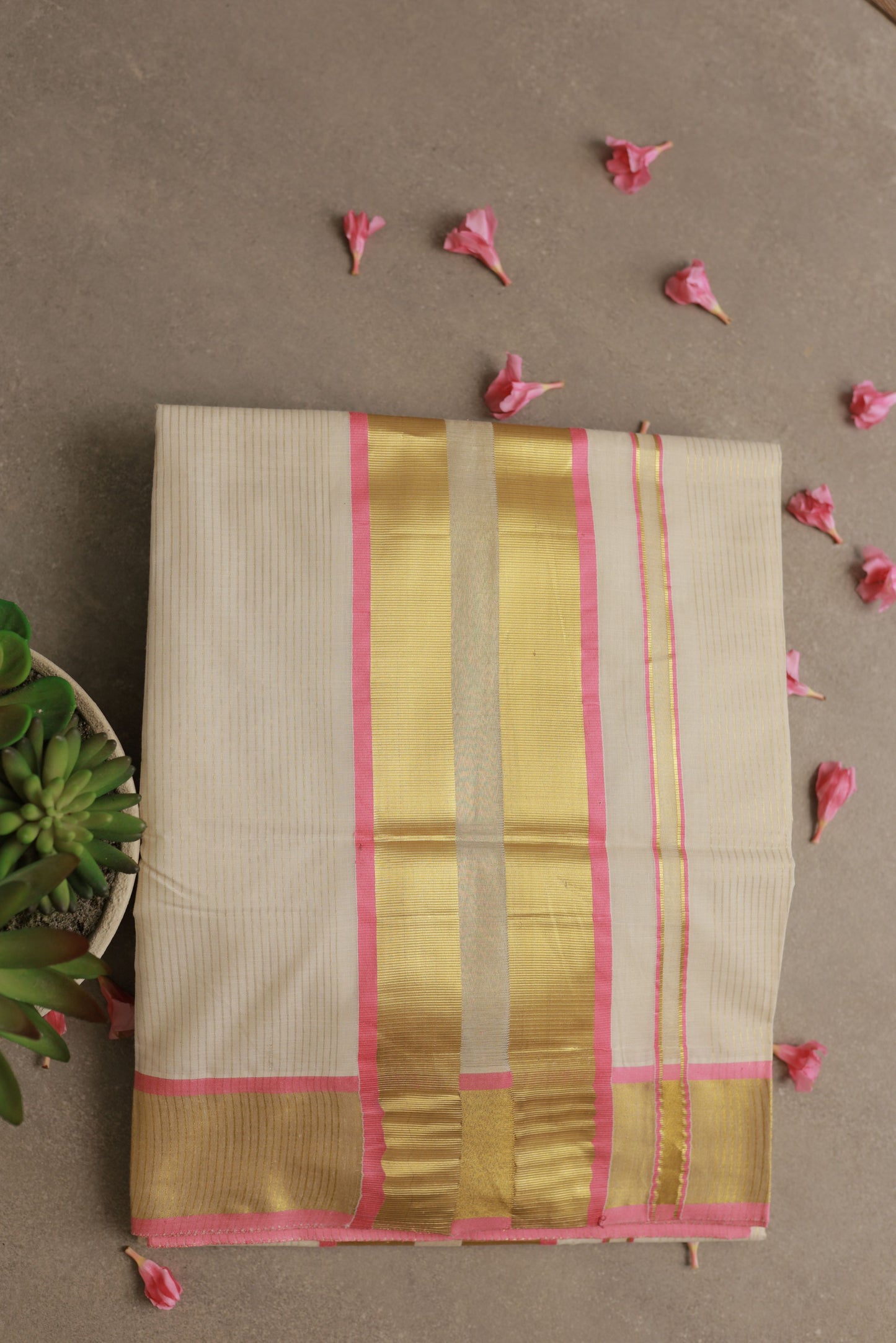 Kerala Saree with Gap Border Design on Pallu