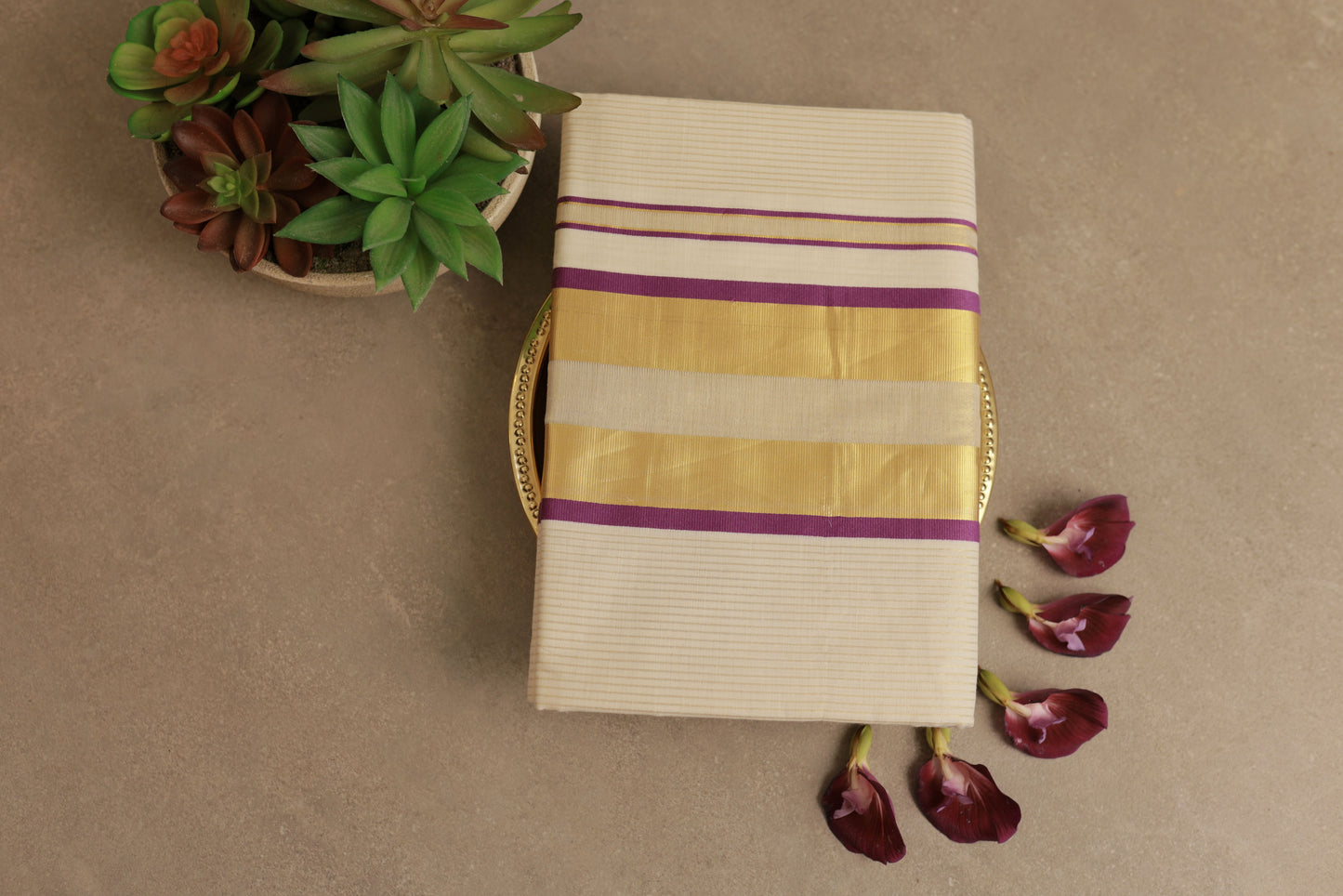 Kerala Saree with Gap Border Design on Pallu